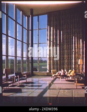 Johnson & Johnson Bürogebäude, New Brunswick, New Jersey. Innenraum. Gottscho-Schleisner Kollektion Stockfoto