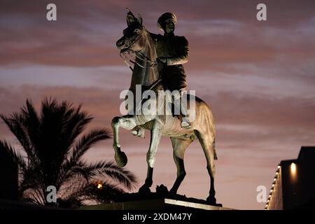 IZMIR, TURKIYE - 22. OKTOBER 2023: Izmir Atatürk Monument auf dem Platz der Republik, Stadt Alsancak Stockfoto