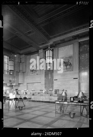 Dollar Savings Bank, Grand Concourse, New York. Innere I. Sammlung Gottscho-Schleisner Stockfoto