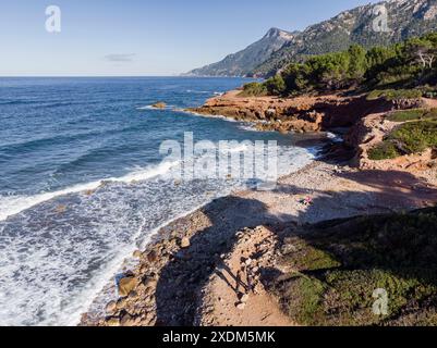 Strand von Son Bunyola, Wandern in Volta des General, Naturpark der Sierra de la Tramuntana, Banyalbufar, Mallorca, Spanien. Stockfoto