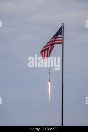 Cape Canaveral, USA. Juni 2024. Am 23. Juni 2024 startete SpaceX die zuvor abgebrochene Starlink 10-2-Mission um 13:15 Uhr EDT von SLC-40 Cape Canaveral, Florida Brevard County USA. (Foto von Scott Schilke? SIPA USA) Credit: SIPA USA/Alamy Live News Stockfoto