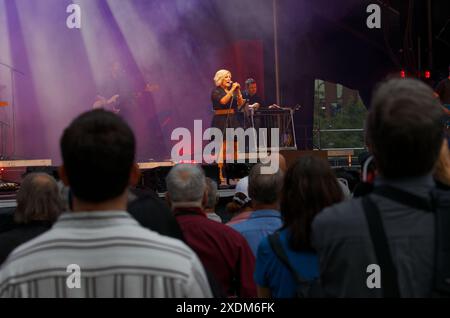 Die französische Country-Sängerin Guylaine Tanguay tritt auf der Bühne des Francos de Montreal Festivals in Montreal, Kanada, auf Stockfoto