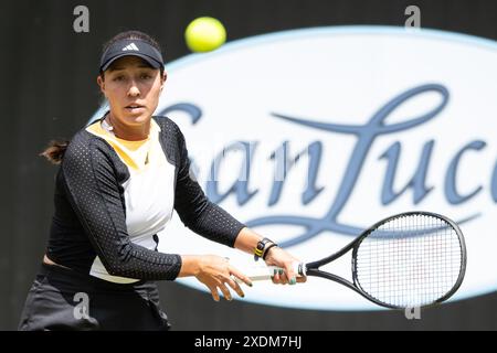 Berlin, Deutschland. Juni 2024. Tennis: WTA Tour, Singles, Frauen, Viertelfinale. Kalinskaya (Russland) - Pegula (USA). Jessica Pegula in Aktion. Quelle: Hannes P. Albert/dpa/Alamy Live News Stockfoto