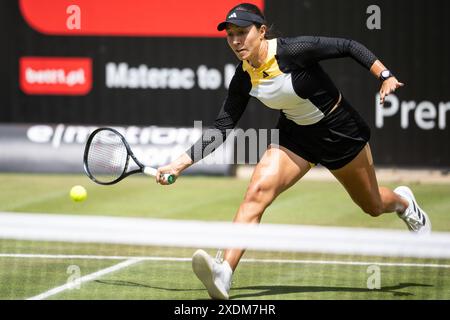 Berlin, Deutschland. Juni 2024. Tennis: WTA Tour, Singles, Frauen, Viertelfinale. Kalinskaya (Russland) - Pegula (USA). Jessica Pegula in Aktion. Quelle: Hannes P. Albert/dpa/Alamy Live News Stockfoto