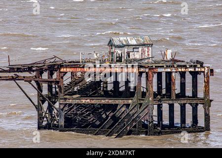 Bilder des verfallenen historischen Birnbeck Piers am Weston-super-Mare, für den der North Somerset Council finanzielle Mittel für die Wiederherstellung des Bauwerks erhalten hat. Stockfoto