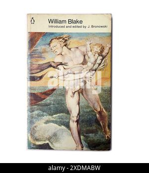 Gedichtband - William Blake. Eingeführt und herausgegeben von J. Bronowski. Pinguin. Auf weißem Background aufstellen. Stockfoto