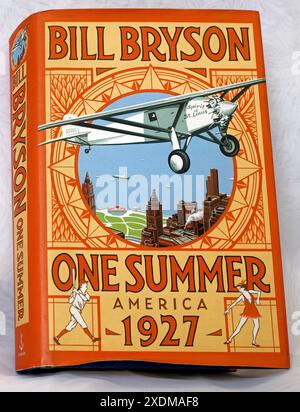 One Summer, America 1927 von Bill Bryson. Studio-Einrichtung eines Buchdeckels auf hellem Hintergrund Stockfoto