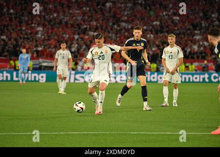 Stuttgart, Deutschland, 23. Juni 2024. Aktion aus dem Spiel zwischen Schottland Ungarn in der Stuttgarter Arena bei der EURO 2024 Stuttgart, Deutschland. Foto: Paul Blake/Alamy Sports News Stockfoto