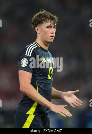 Schottlands Jack Hendry während des Gruppenspiels der UEFA Euro 2024 in der Stuttgarter Arena. Bilddatum: Sonntag, 23. Juni 2024. Stockfoto