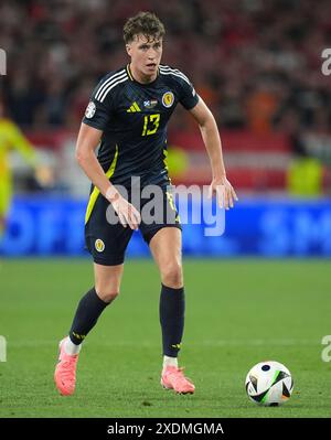 Schottlands Jack Hendry während des Gruppenspiels der UEFA Euro 2024 in der Stuttgarter Arena. Bilddatum: Sonntag, 23. Juni 2024. Stockfoto