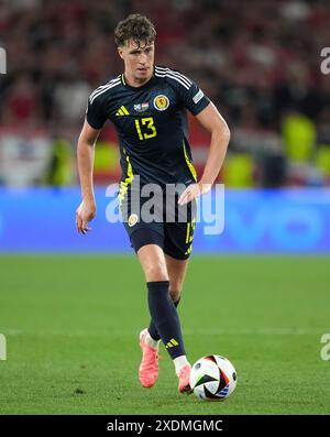 Schottlands Jack Hendry während des Gruppenspiels der UEFA Euro 2024 in der Stuttgarter Arena. Bilddatum: Sonntag, 23. Juni 2024. Stockfoto