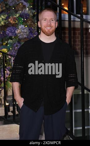 Neil Jones besucht die After-Show-Party im The Lucky Cat von Gordon Ramsay in London für die Strictly Come Dancing Stars Nadiya Bychkova und Kai Widdrington, die ihre neue Show „Behind the Magic“ im Peacock Theatre verfolgen. Bilddatum: Sonntag, 23. Juni 2024. Stockfoto