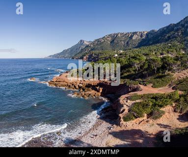 Strand von Son Bunyola, Wandern in Volta des General, Naturpark der Sierra de la Tramuntana, Banyalbufar, Mallorca, Spanien. Stockfoto