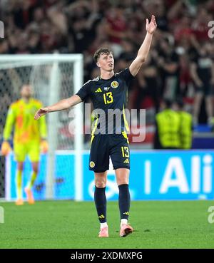 Der schottische Jack Hendry reagiert während des Gruppenspiels der UEFA Euro 2024 in der Stuttgarter Arena. Bilddatum: Sonntag, 23. Juni 2024. Stockfoto