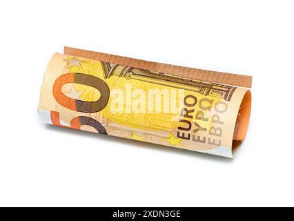 Konzept vieler Euro: Ein Stapel gerollter 50-Euro-Scheine auf weißem Hintergrund 3 Stockfoto