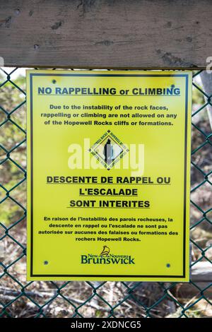 Kein Abseilen- oder Kletterschild im Hopewell Rocks Provincial Park in Hopewell Cape, New Brunswick, Kanada Stockfoto