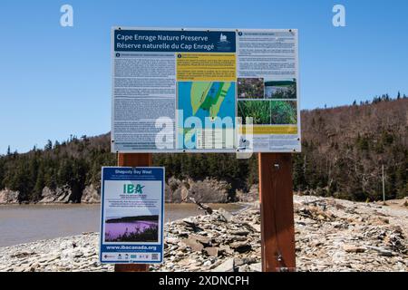 Nature Trust Cape Enrage Nature Preserve Informationsschild am Pebble Beach in Waterside, New Brunswick, Kanada Stockfoto