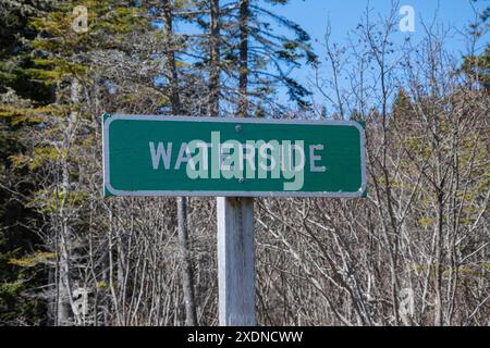 Willkommen im Waterside-Schild auf NB 915 New Brunswick, Kanada Stockfoto