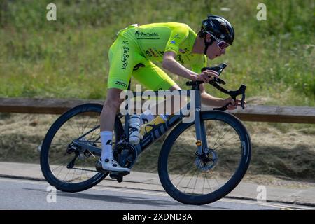 Männlicher Fahrer während der British National Road Cycling Championships in Saltburn by the Sea, Cleveland, England am Sonntag, den 23. Juni 2024. (Bild: Trevor Wilkinson | MI News) Credit: MI News & Sport /Alamy Live News Stockfoto