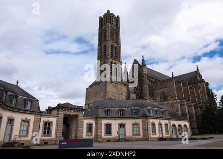 Limoges Museum der Schönen Künste und Kathedrale Saint-Etienne von Limoges (Limoges, Hautes-Vienne, Frankreich) Stockfoto