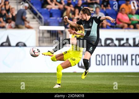 Harrison, Usa. Juni 2024. Harrison, USA, 13. Juni 2024: Emily Sonnett (6 Gotham FC) während des Spiels zwischen Gotham FC und Washington Spirit in der Red Bull Arena in Harrison, NJ, USA (NUR REDAKTIONELLE VERWENDUNG). (Rebekah Wynkoop/SPP) Credit: SPP Sport Press Photo. /Alamy Live News Stockfoto