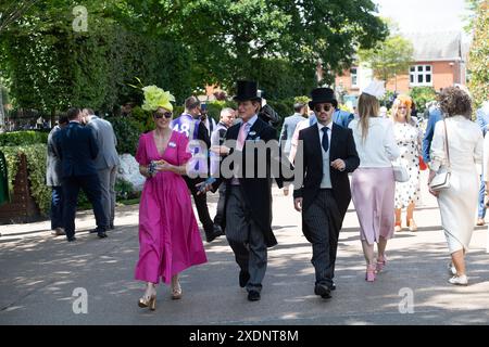 Ascot, Großbritannien. Juni 2024. Rennfahrer auf der Ascot Racecourse am vierten Tag von Royal Ascot. Kredit: Maureen McLean/Alamy Stockfoto