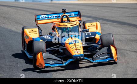 22. Juni 2024 Monterey, CA, USA, Fahrer Nolan Siegel fuhr während des Firestone Grand Prix von Monterey IndyCar Practice 2 auf dem WeatherTech Raceway Laguna Seca Monterey, CA Thurman James/CSM den Korkenzieher herunter Stockfoto