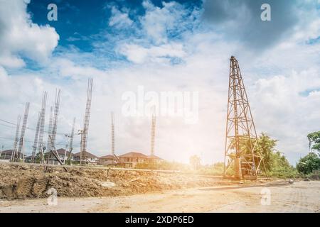 Pfahlfahrer auf der Baustelle des Hauses Stockfoto