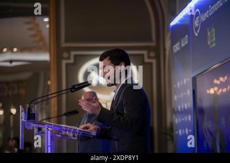 Madrid, Spanien. Juni 2024. Pablo Bustinduy, Minister für soziale Rechte, Konsum und Agenda 2030 der spanischen Regierung, nimmt heute Morgen an einem informativen Frühstück in Madrid Teil. Quelle: D. Canales Carvajal/Alamy Live News Stockfoto