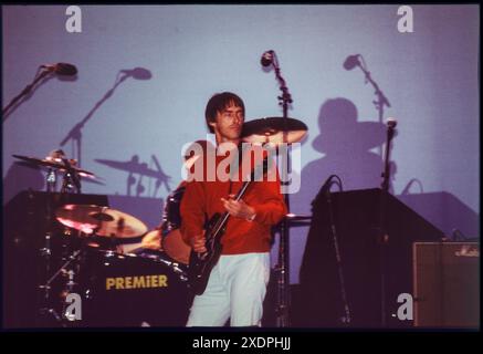 PAUL WELLER, BIG NOISE FESTIVAL, 1997: Paul Weller tourte am Sonntag, den 11. Mai, mit dem Heavy Soul-Album Headliner beim BBC Big Noise Festival in Cardiff Bay, Cardiff, Wales, Großbritannien. 1997. Foto: Rob Watkins Stockfoto