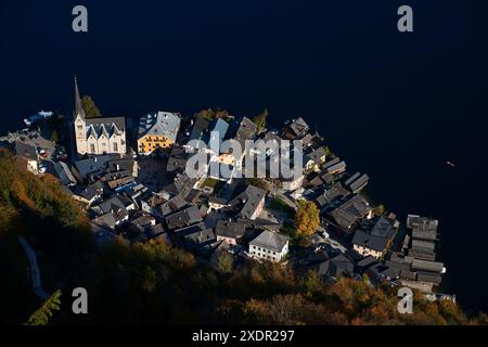 Geographie / Reise, Österreich, Hallstatt, Blick von Hallstatt von der Aussichtsplattform , ADDITIONAL-RIGHTS-CLEARANCE-INFO-NOT-AVAILABLE Stockfoto