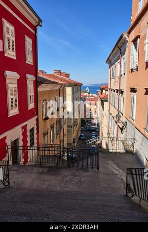 Geographie / Reise, Italien, Triest, Treppe von Via Ciamican mit Blick auf den Golf von Triest, ADDITIONAL-RIGHTS-CLEARANCE-INFO-NOT-AVAILABLE Stockfoto