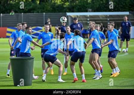 Norderstedt, Deutschland. Juni 2024. Die tschechische Fußballnationalmannschaft trainiert vor dem letzten Spiel der Gruppe F gegen die Türkei bei der Fußball-Europameisterschaft in Norderstedt, Deutschland, 24. Juni 2024. Quelle: VIT Simanek/CTK Photo/Alamy Live News Stockfoto