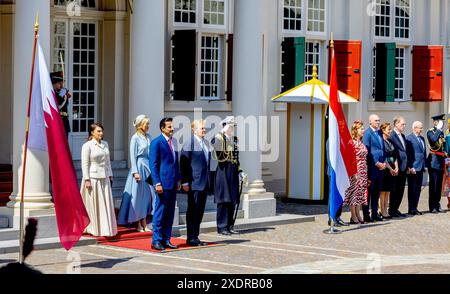 Die Haag, 15-06-2024 König Willem Alexander, Königin Maxima der Niederlande und HH Sjeik Tamim bin Hamad Al Thani, Emir von Katar und HH Sjeika Jawaher bint Hamad Al Thani ZEIGEN DIE GUE OUT Credit: dpa Picture Alliance/Alamy Live News Stockfoto