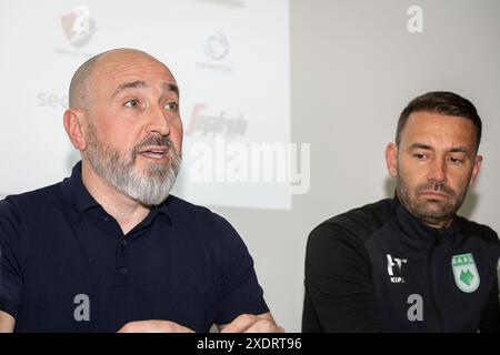 La Louviere, Belgien. Juni 2024. RAAL-CEO Toni Turi und RAAL-Cheftrainer Frederic Taquin wurden während einer Pressekonferenz der belgischen Fußballmannschaft RAAL La Louviere am Montag, den 24. Juni 2024, in La Louviere zur kommenden Saison 2024-25 der zweiten Liga der Challenger Pro League der belgischen Meisterschaften vorgestellt. BELGA FOTO JAMES ARTHUR GEKIERE Credit: Belga News Agency/Alamy Live News Stockfoto