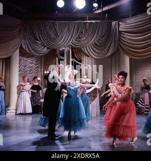 Die lustige Witwe, Fernsehfassung der Operette von Franz Lehar, Deutschland 1963, Regie: Paul Martin, Darsteller: Stockfoto