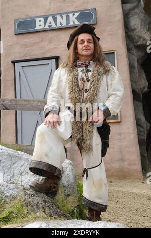 Volker Zack. Karl May Pressekonferenz mit Fotoprobe zu Winnetou II., Ribanna und Old Firehand. Bad Segeberg, 21.06.2024 Bitte Bildunterschrift : IMAGO Michael Wigglesworth *** Volker Zack Karl May Pressekonferenz mit Fotoprobe für Winnetou II, Ribanna und Alte Feuerhand Bad Segeberg, 21 06 2024 Bitte Bildunterschrift IMAGO Michael Wigglesworth Stockfoto