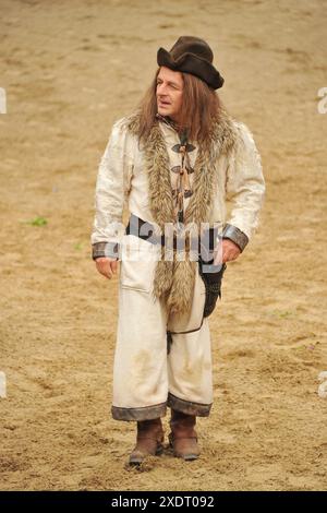 Volker Zack. Karl May Pressekonferenz mit Fotoprobe zu Winnetou II., Ribanna und Old Firehand. Bad Segeberg, 21.06.2024 Bitte Bildunterschrift : IMAGO Michael Wigglesworth *** Volker Zack Karl May Pressekonferenz mit Fotoprobe für Winnetou II, Ribanna und Alte Feuerhand Bad Segeberg, 21 06 2024 Bitte Bildunterschrift IMAGO Michael Wigglesworth Stockfoto