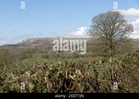 Farleton fiel von den Hängen des Hutton Roof Crag bei Burton in Kendal Westmorland und Furness oder Cumbria England Stockfoto