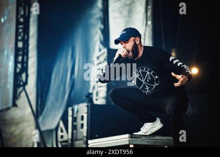 Kopenhagen, Dänemark. Juni 2024. Die australische Deathcore-Band Thy Art Is Murder gibt ein Live-Konzert während des dänischen Heavy-Metal-Festivals Copenhell 2024 in Kopenhagen. Hier ist Sänger Tyler Miller live auf der Bühne zu sehen. Stockfoto