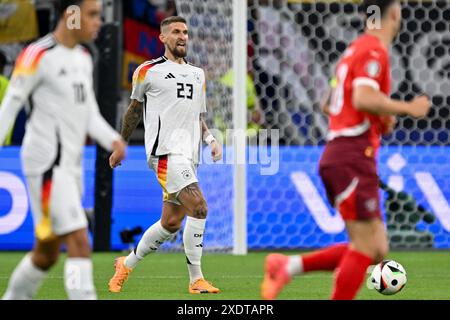 Frankfurt, Deutschland. Juni 2024. Robert Andrich (23) aus Deutschland, dargestellt während eines Fußballspiels zwischen den Nationalmannschaften der Schweiz und Deutschland am dritten Spieltag in Gruppe A in der Gruppenphase des UEFA Euro 2024 Turniers, am Sonntag, den 23. Juni 2024 in Frankfurt. Quelle: Sportpix/Alamy Live News Stockfoto