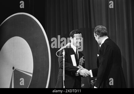 Grand Gala du Disque 1965. Brian Epstein, die Krippe für die Beatles Stockfoto