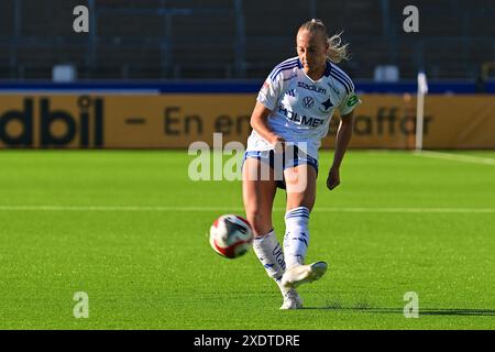 Norrkoping, Schweden, 24. Juni 2024: Samantha Cary (2 IFK Norrkoping) im Spiel in der schwedischen Liga OBOS Damallsvenskan am 24. Juni 2024 zwischen IFK Norrkoping und IF Brommapojkarna in der Platinumcars Arena in Norrkoping, Schweden (Peter Sonander/SPP) Credit: SPP Sport Press Photo. /Alamy Live News Stockfoto