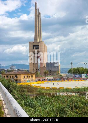 Die drei Schornsteine in Sant Adria de Besos/Barcelona Stockfoto