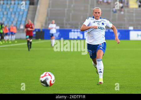 Norrkoping, Schweden, 24. Juni 2024: Molly Wiklander (8 IFK Norrkoping) im Spiel in der schwedischen Liga OBOS Damallsvenskan am 24. Juni 2024 zwischen IFK Norrkoping und IF Brommapojkarna in der Platinumcars Arena in Norrkoping, Schweden (Peter Sonander/SPP) Credit: SPP Sport Press Photo. /Alamy Live News Stockfoto