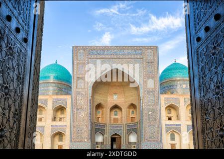 Die antike Stadt Buchara Kalyan Moschee - Usbekistan. Im Namen Allahs des Allmächtigen, der erschafft Stockfoto