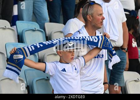 Norrkoping, Schweden, 24. Juni 2024: IFK Norrkoping Fans während des Spiels in der schwedischen Liga OBOS Damallsvenskan am 24. Juni 2024 zwischen IFK Norrkoping und IF Brommapojkarna in der Platinumcars Arena in Norrkoping, Schweden (Peter Sonander/SPP) Credit: SPP Sport Press Photo. /Alamy Live News Stockfoto