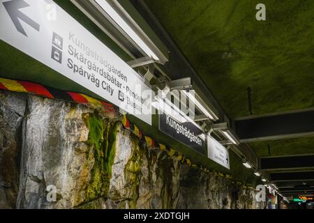 Stockholms Metro, Tunnelbana Station, U-Bahn-Station: Kungsträdgården. Entworfen vom Künstler Ulrik Samuelson. Stockholm, Schweden. Stockfoto