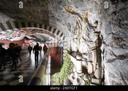 Stockholms Metro, Tunnelbana Station, U-Bahn-Station: Kungsträdgården. Entworfen vom Künstler Ulrik Samuelson. Stockholm, Schweden. Stockfoto