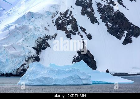 Iceberg, Livingston Island, South Shetland Islands, Antarktische Halbinsel, Antarktis Stockfoto